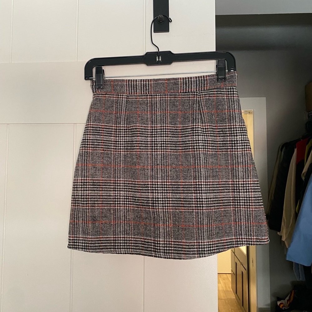 Plaid gingham gray black mini skirt